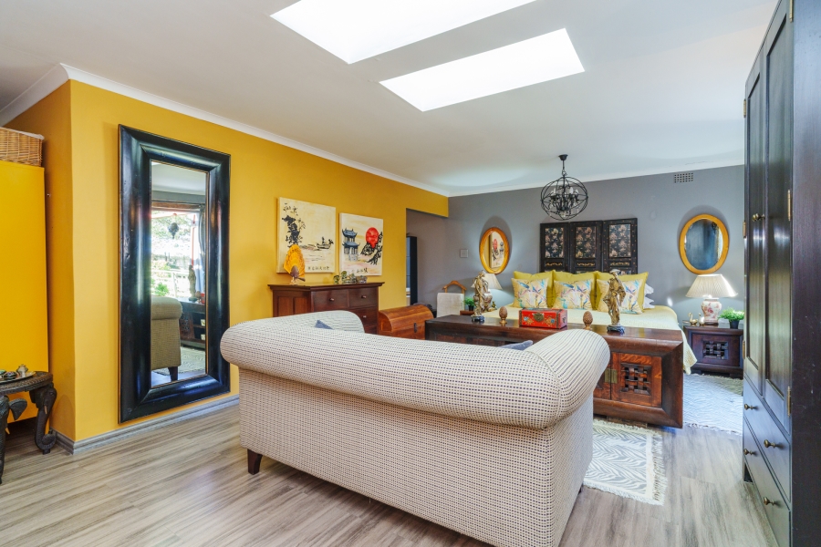 4 Bedroom Property for Sale in Meadowsteads Western Cape
